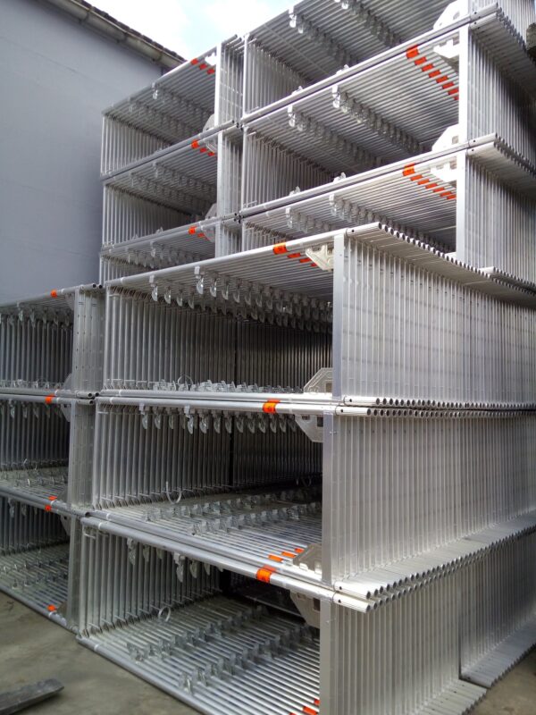 Andaimes de fachada Layher 500 m² – usados