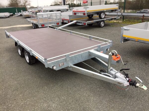 Plataforma Eduard 4020 – 406 x 200 cm, rampas e guincho